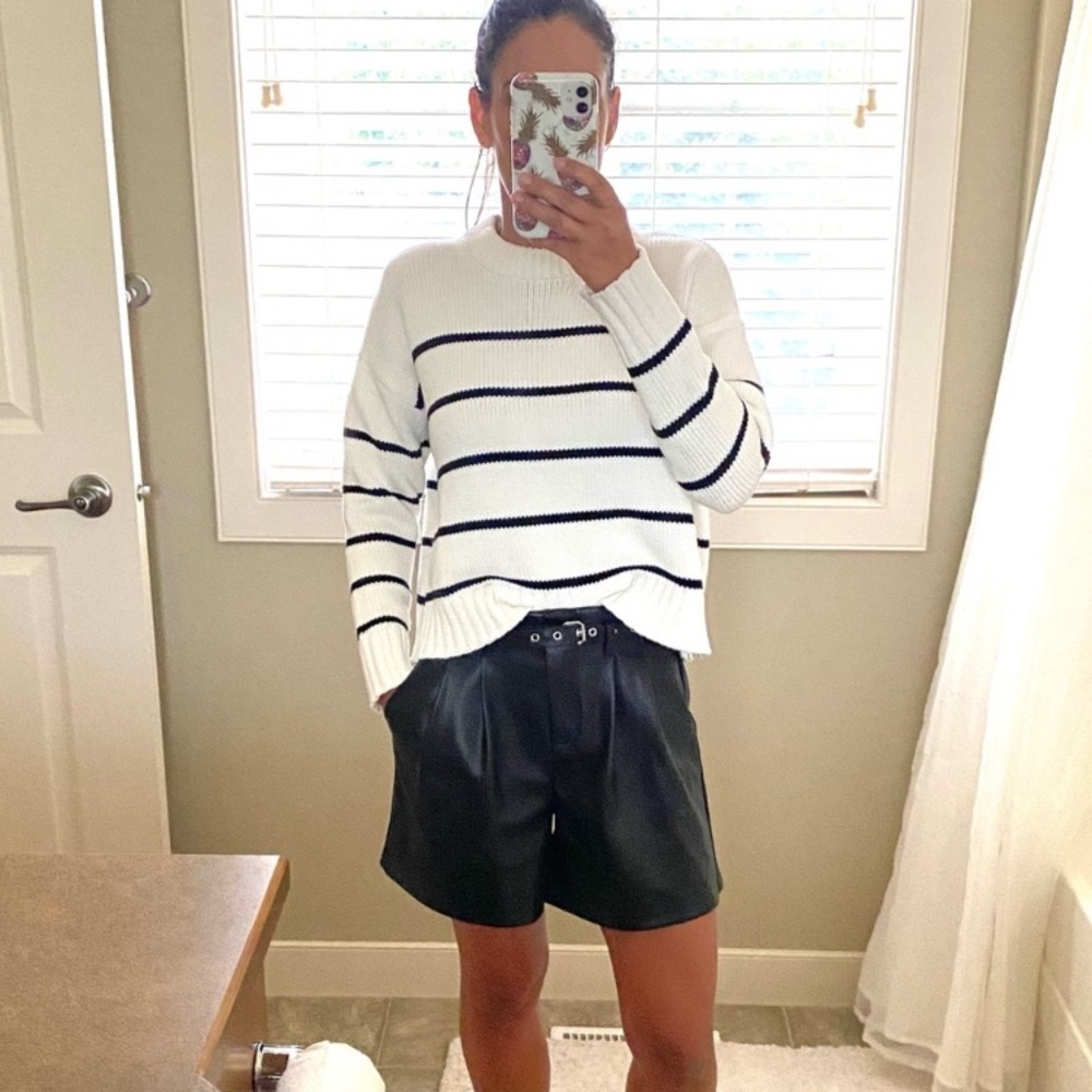 ⭐️ Primark Vegan Leather Pleated Shorts Size 4
